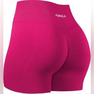 SOLD  Aurola seamless dream scrunch shorts workout gym